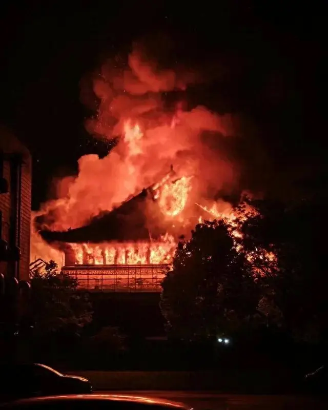 永远的痛！河南大学大礼堂毁于火光中，它是多少人回不去的青春,北京修缮公司被扒，果然有情况